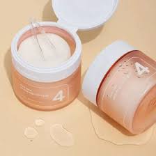 NUMBUZIN No.4 Pore Zero Peeled Egg Toner Pads 190ml, exfoliating and hydrating toner pads with Niacinamide and Evening Primrose Extract for pore control and smooth skin, available in Pakistan.